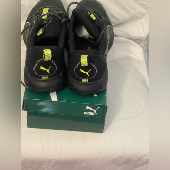 Puma - Picture 3 of 6